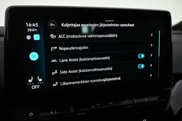 Punainen Maastoauto, Volkswagen ID.4 – VAR-24011