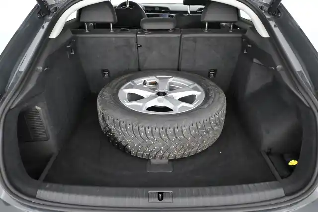 Harmaa Maastoauto, Audi Q3 – VAR-24137