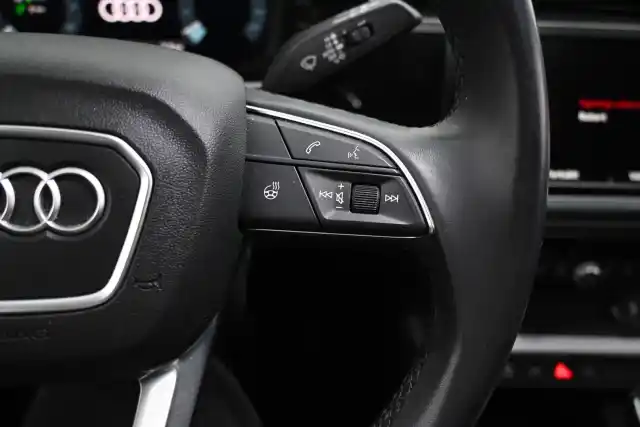 Harmaa Maastoauto, Audi Q3 – VAR-24137