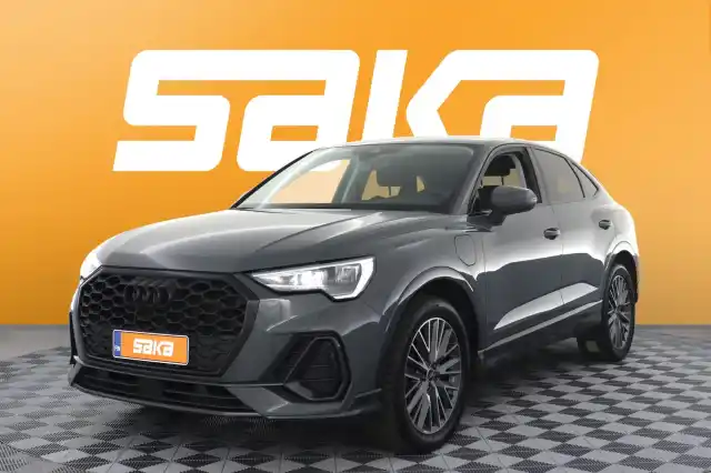 Harmaa Maastoauto, Audi Q3 – VAR-24137