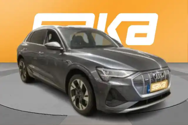 Harmaa Maastoauto, Audi e-tron – VAR-24279
