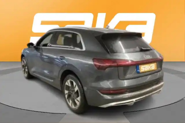 Harmaa Maastoauto, Audi e-tron – VAR-24279