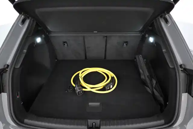 Harmaa Maastoauto, Audi Q4 e-tron – VAR-24302