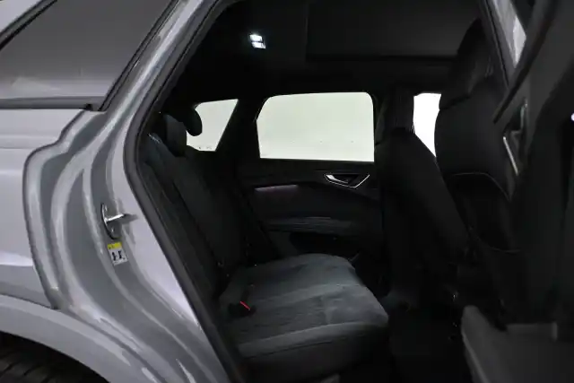 Harmaa Maastoauto, Audi Q4 e-tron – VAR-24302