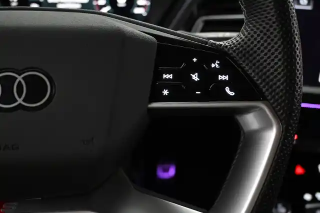 Harmaa Maastoauto, Audi Q4 e-tron – VAR-24302