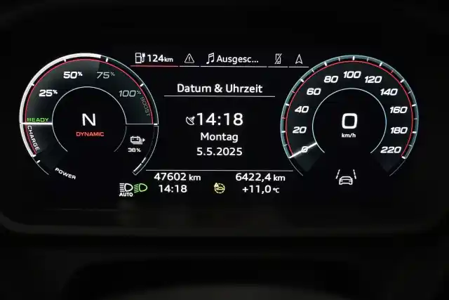Harmaa Maastoauto, Audi Q4 e-tron – VAR-24302