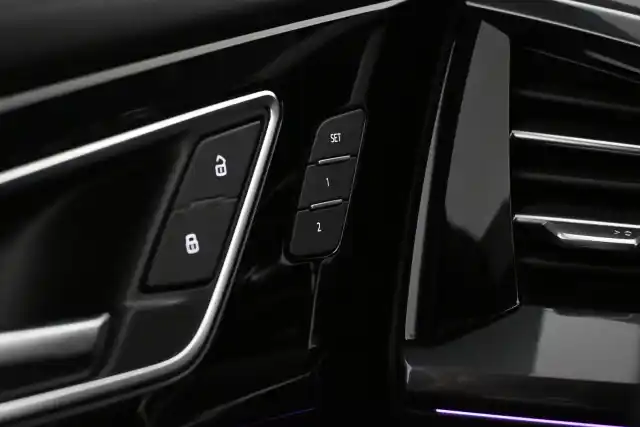 Harmaa Maastoauto, Audi Q4 e-tron – VAR-24302