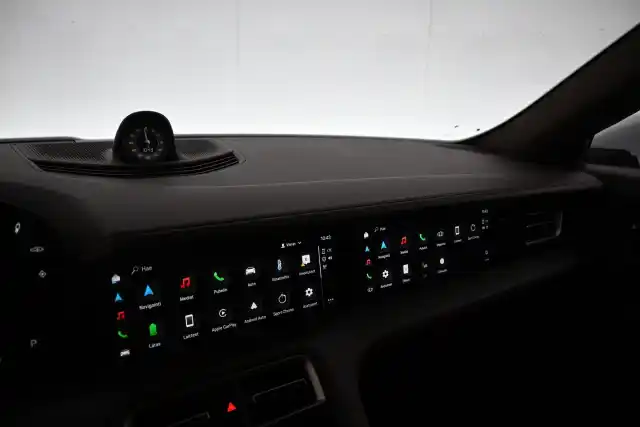 Valkoinen Sedan, Porsche Taycan – VAR-24385