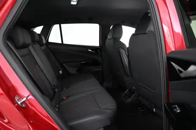 Punainen Maastoauto, Volkswagen ID.4 – VAR-24554