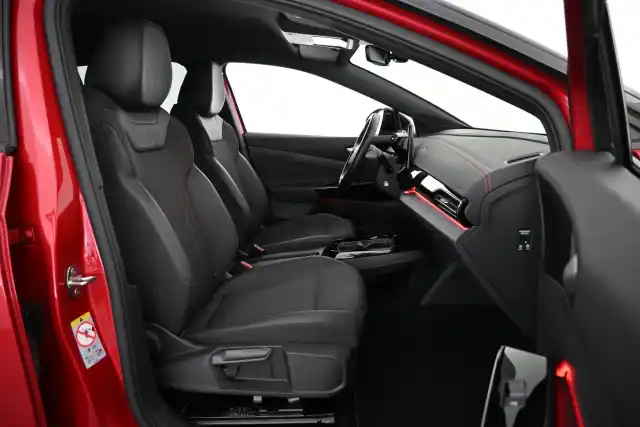 Punainen Maastoauto, Volkswagen ID.4 – VAR-24554