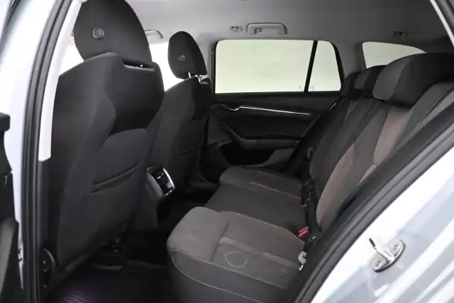 Harmaa Farmari, Skoda Octavia – VAR-24585