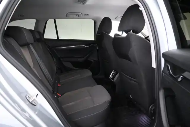 Harmaa Farmari, Skoda Octavia – VAR-24585