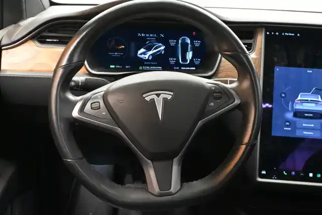 Musta Maastoauto, Tesla Model X – VAR-24588