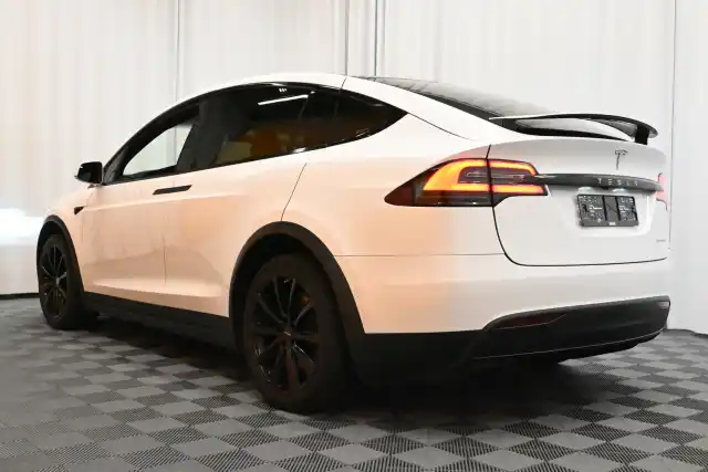 Musta Maastoauto, Tesla Model X – VAR-24588