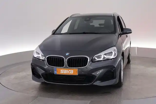 Harmaa Tila-auto, BMW 225 – VAR-24735