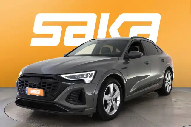 Harmaa Maastoauto, Audi Q8 e-tron – VAR-24792