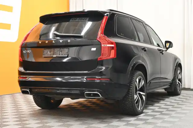 Musta Maastoauto, Volvo XC90 – VAR-24819