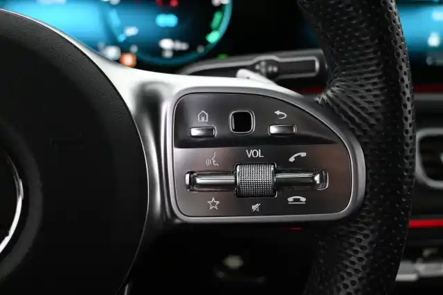 Musta Maastoauto, Mercedes-Benz GLE – VAR-24906