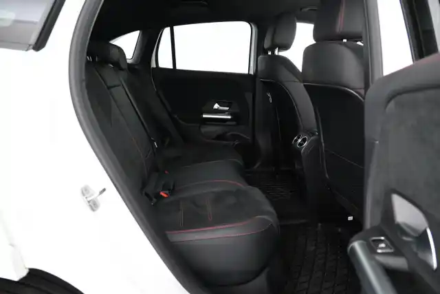 Valkoinen Maastoauto, Mercedes-Benz EQA – VAR-24910