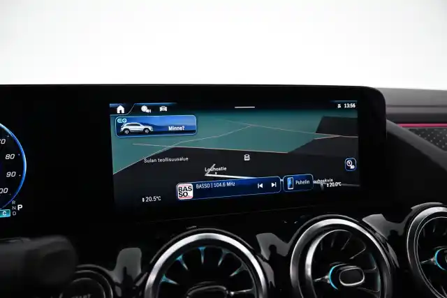 Valkoinen Maastoauto, Mercedes-Benz EQA – VAR-24910