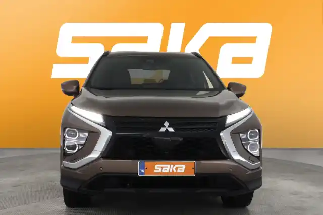 Beige Maastoauto, Mitsubishi Eclipse Cross – VAR-25011