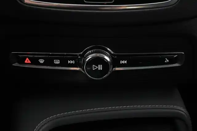 Hopea Maastoauto, Volvo XC90 – VAR-25096