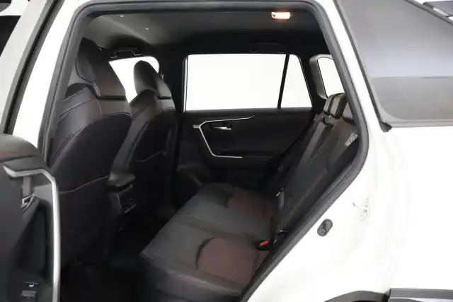  Maastoauto, Toyota RAV4 Plug-in – VAR-25315