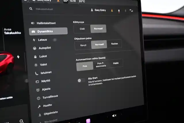 Punainen Sedan, Tesla Model 3 – VAR-25445