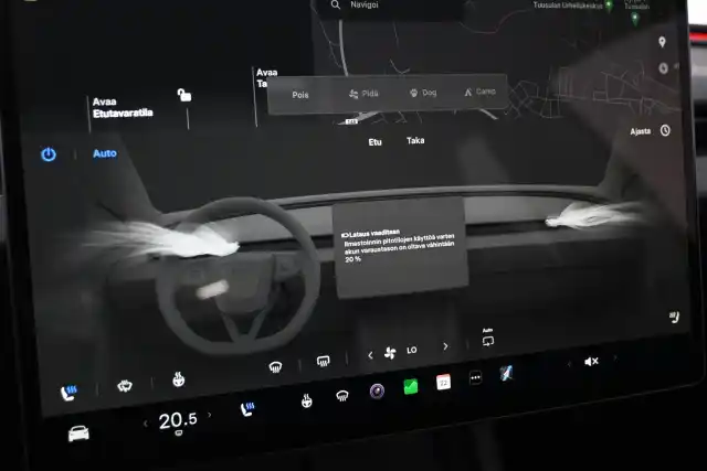 Punainen Sedan, Tesla Model 3 – VAR-25445