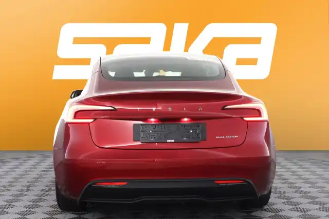 Punainen Sedan, Tesla Model 3 – VAR-25445