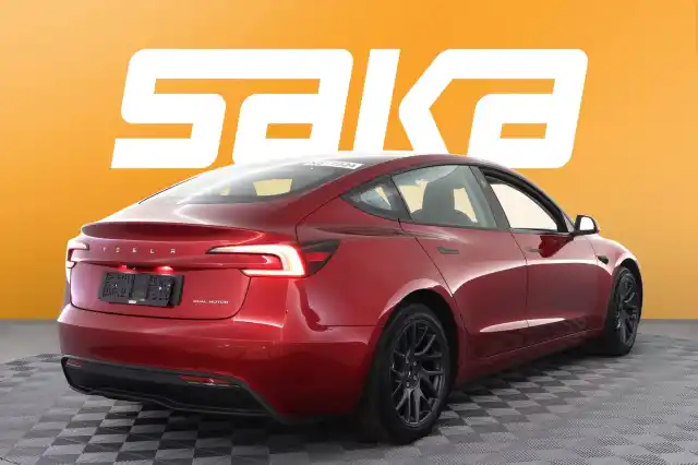 Punainen Sedan, Tesla Model 3 – VAR-25445