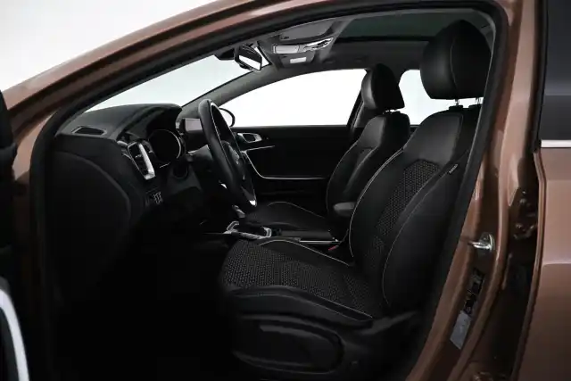 Ruskea Viistoperä, Kia XCeed – VAR-25474