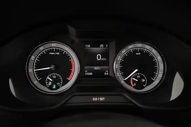 Valkoinen Farmari, Skoda Octavia – VAR-25676