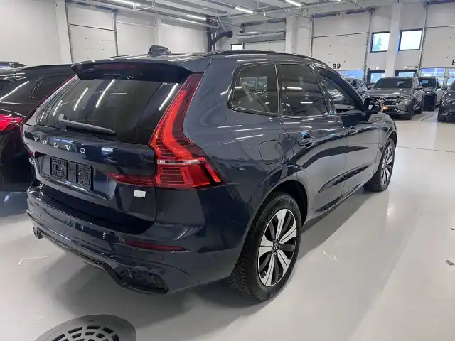 Sininen Maastoauto, Volvo XC60 – VAR-25721