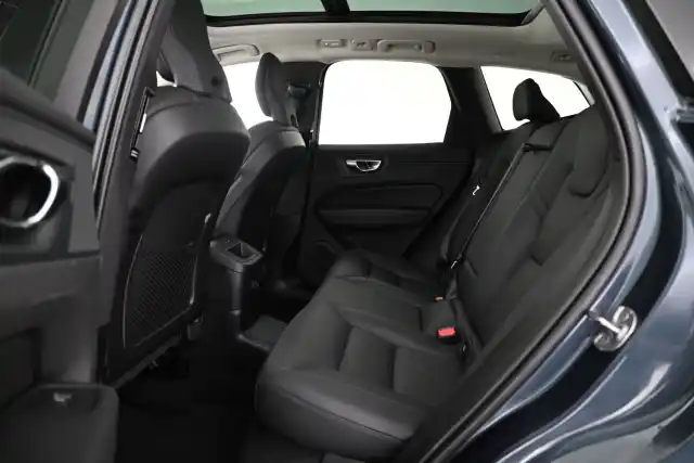 Sininen Maastoauto, Volvo XC60 – VAR-25721