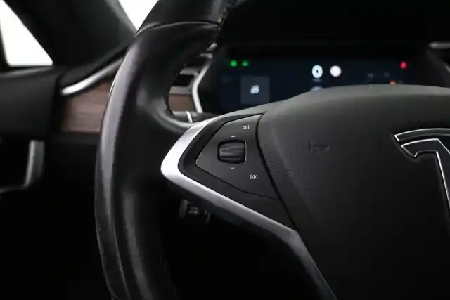 Musta Sedan, Tesla Model S – VAR-25781