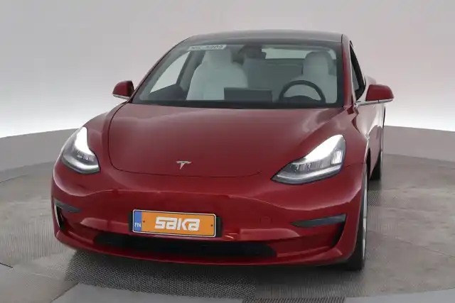 Punainen Sedan, Tesla Model 3 – VAR-25830