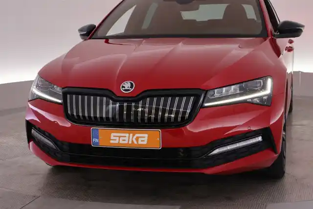 Punainen Sedan, Skoda Superb – VAR-26014