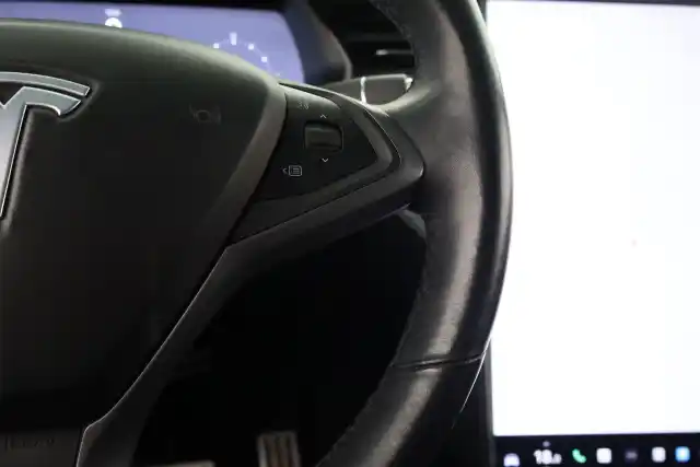 Sininen Maastoauto, Tesla Model X – VAR-26130