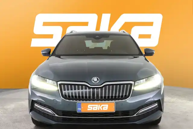 Harmaa Farmari, Skoda Superb – VAR-26171