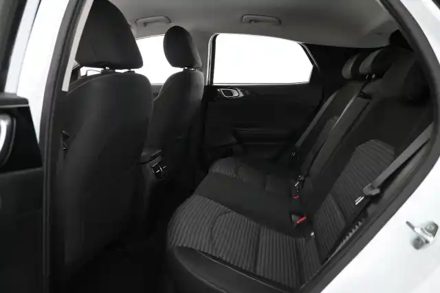 Valkoinen Viistoperä, Kia XCeed – VAR-26186