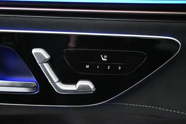 Musta Maastoauto, Mercedes-Benz EQE SUV – VAR-26424