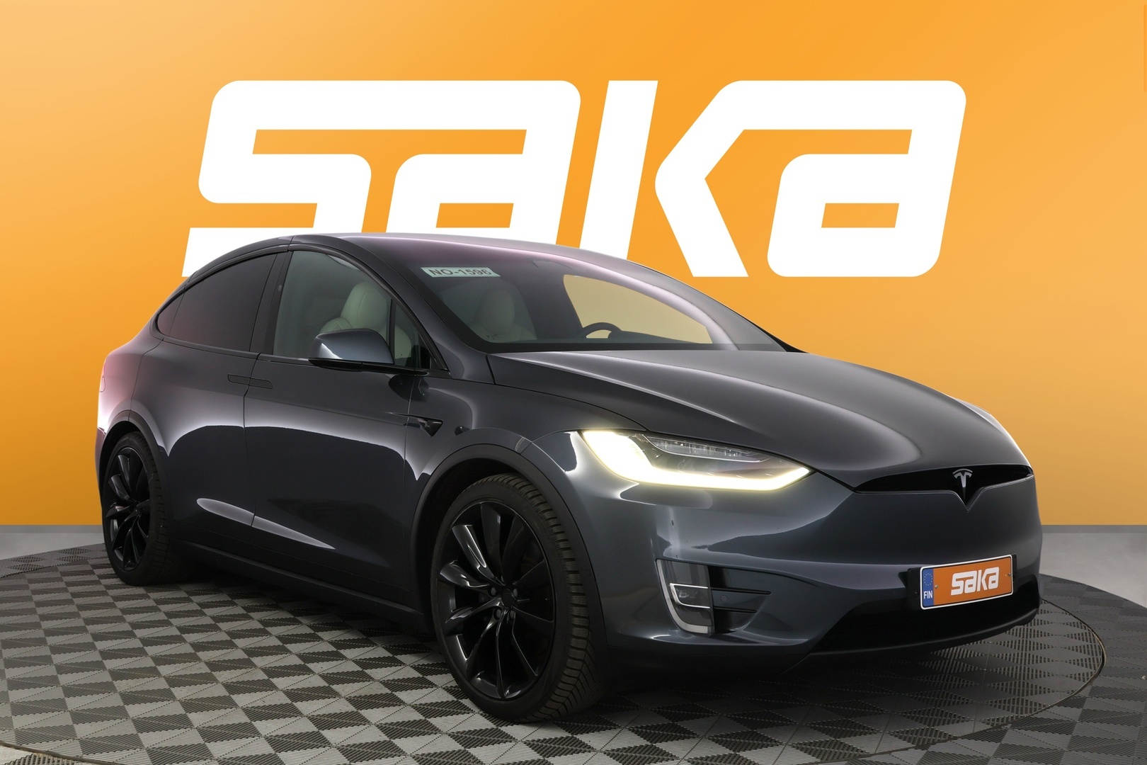 Harmaa Maastoauto, Tesla Model X – VAR-26473