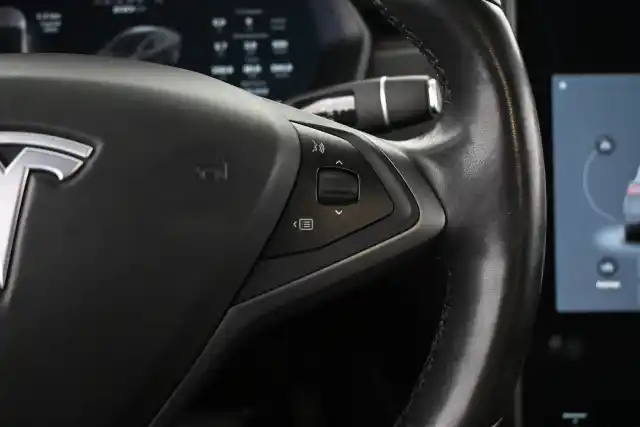 Harmaa Maastoauto, Tesla Model X – VAR-26496