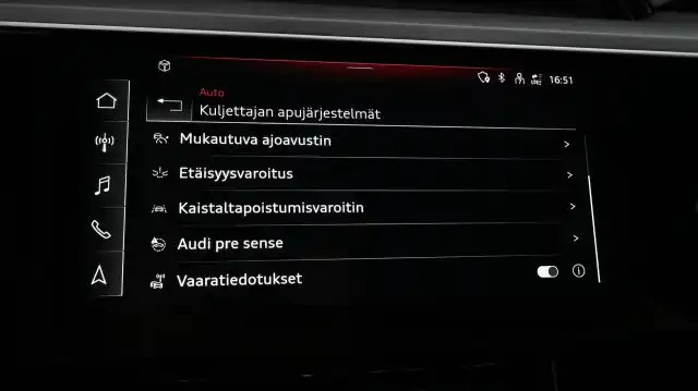 Punainen Maastoauto, Audi e-tron – VAR-26718