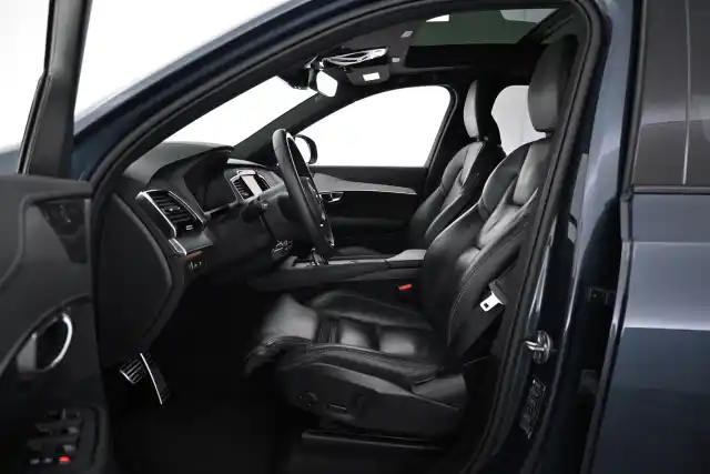 Musta Maastoauto, Volvo XC90 – VAR-26727