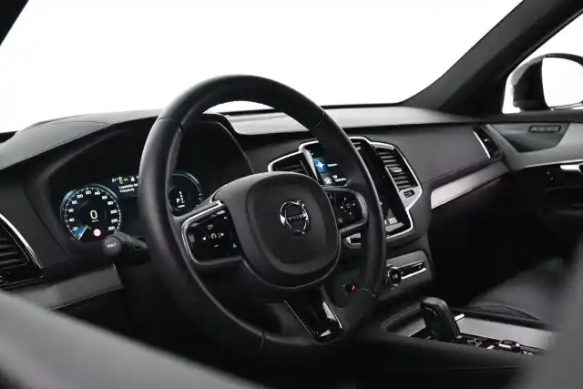 Musta Maastoauto, Volvo XC90 – VAR-26727