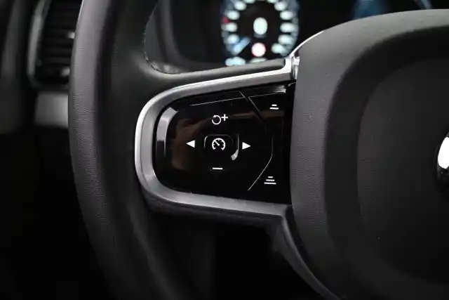 Musta Maastoauto, Volvo XC90 – VAR-26727