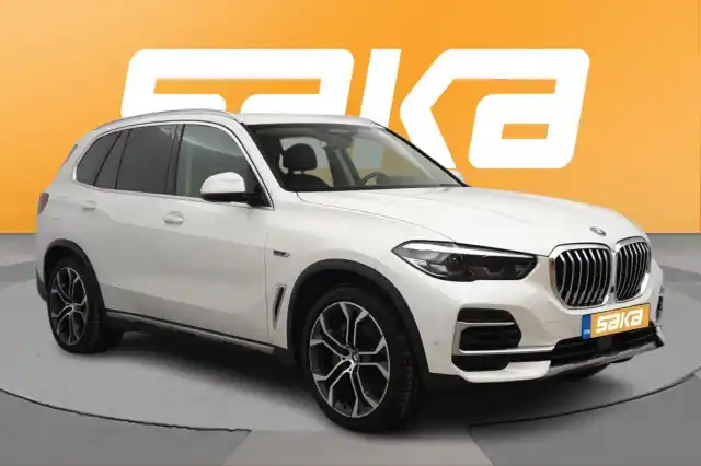 Valkoinen Maastoauto, BMW X5 – VAR-27051