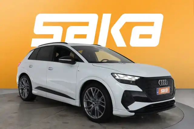 Valkoinen Maastoauto, Audi Q4 e-tron – VAR-27242